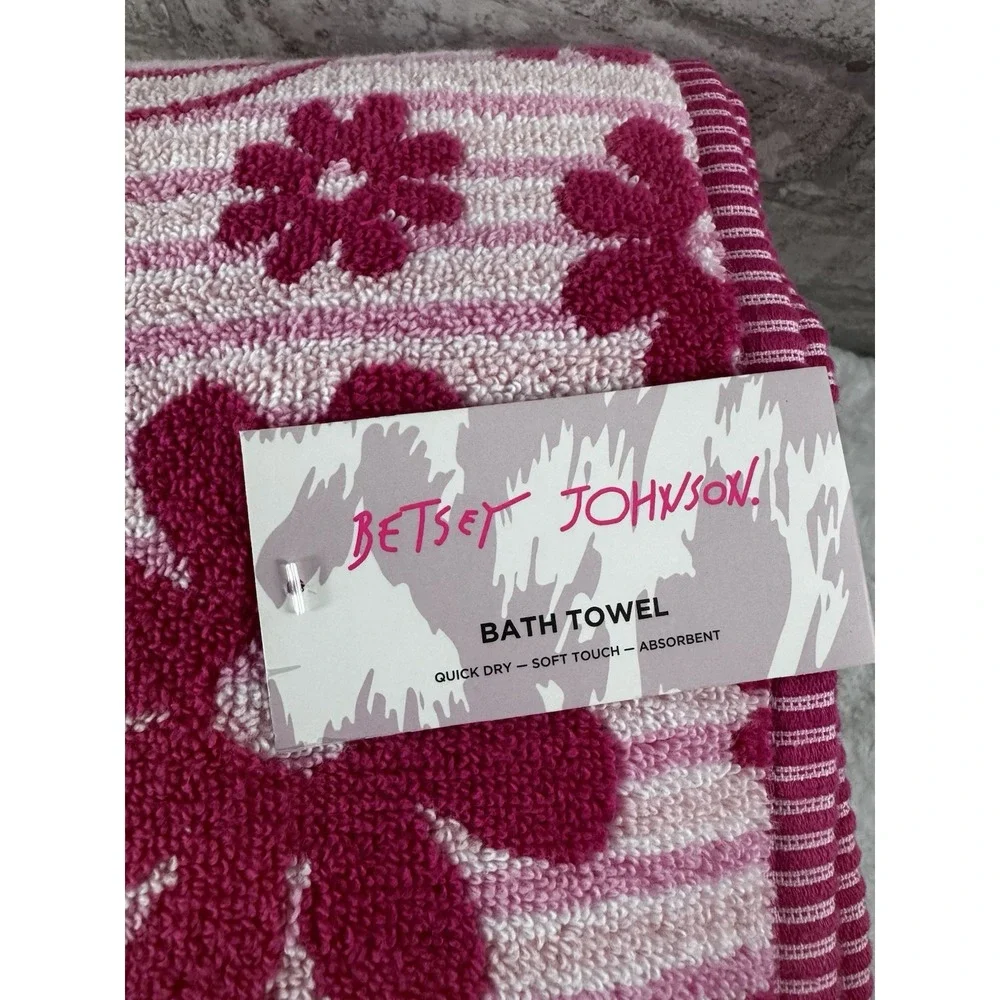 New BETSEY JOHNSON‎ Smiley Daisy Pink 2 Bath Towel And 2 Hand Towel Set